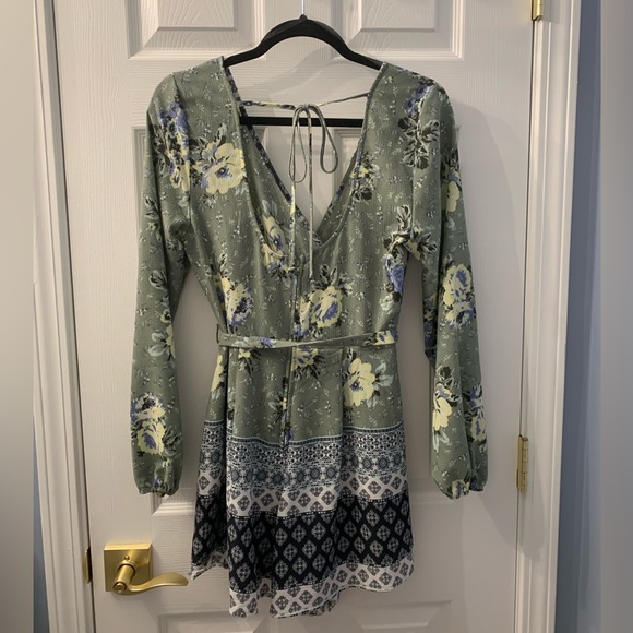 Francesca’s Romper - Picture 2 of 5